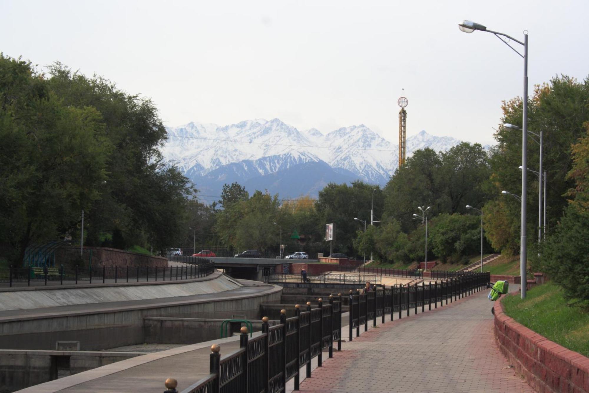 Nadezhda Apartments on Kazybek bi st. Almaty Bagian luar foto